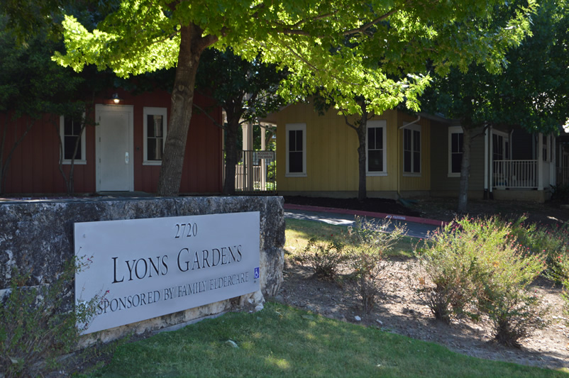 Lyons-Garden-01