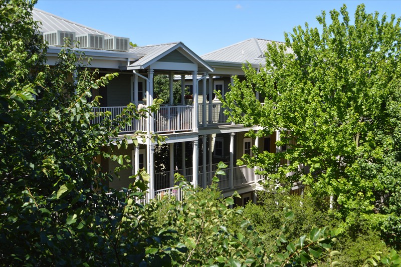 Lyons-Garden-02
