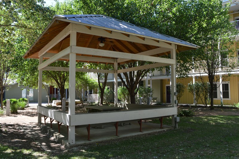Lyons-Garden-06