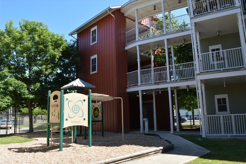 Lyons-Garden-17
