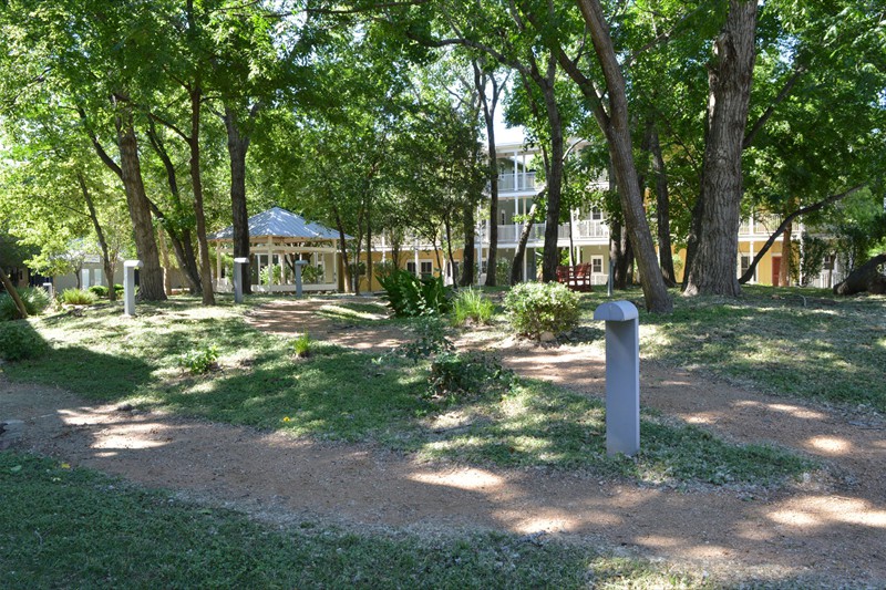 Lyons-Garden-22